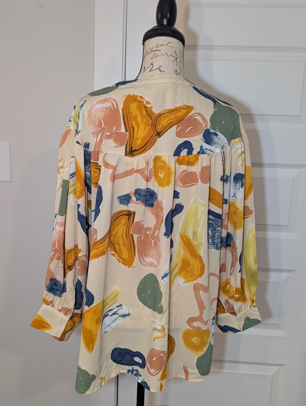 entro Multicolor Abstract Button-Front Boho Blouse in Cream Base XL - Picture 2 of 10